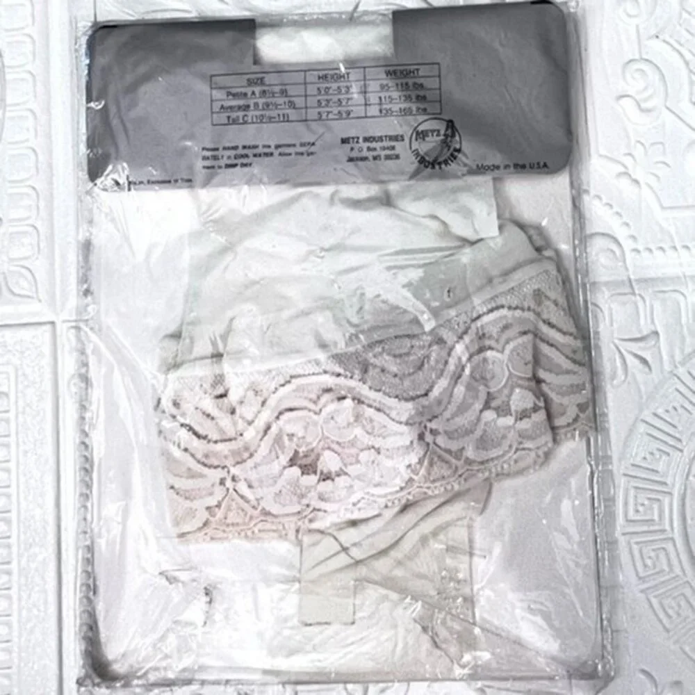 Lace Top Ivory Stockings ELAINE FROM THE METZ COLLECTION Vintage OS USA MADE NEW